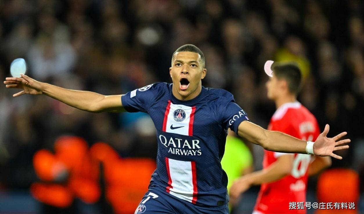 阿雅克肖球队主场取胜，反超积分榜，掌声雷动