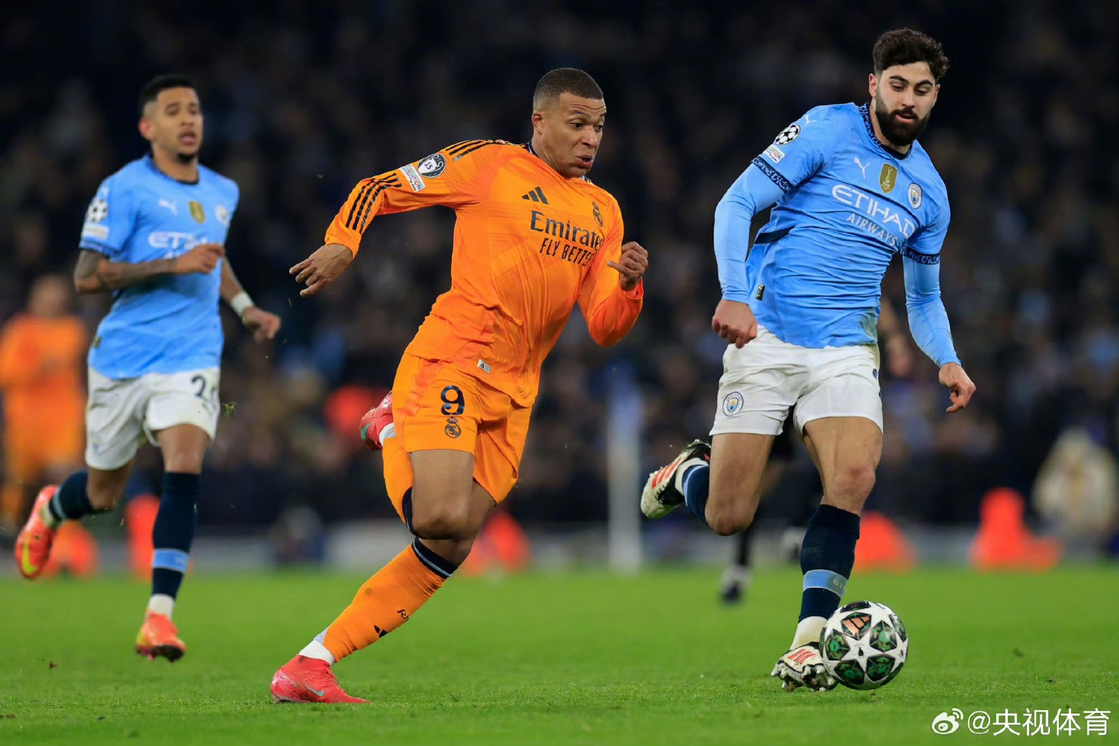 皇马轻松晋级,欧冠淘汰赛第二轮开战,战绩斐然 皇马轻松晋级,欧冠淘汰赛第二轮开战,战绩斐然