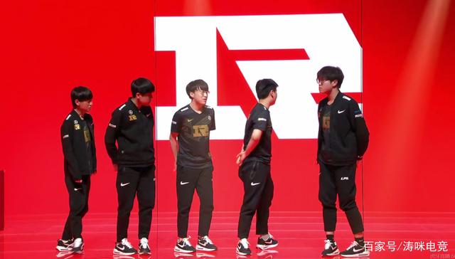 包含FLY横扫RNG,BDD团战一打五强强对话成都决赛之夜,让粉丝疯狂欢呼的词条 包含FLY横扫RNG,BDD团战一打五强强对话成都决赛之夜,让粉丝疯狂欢呼的词条