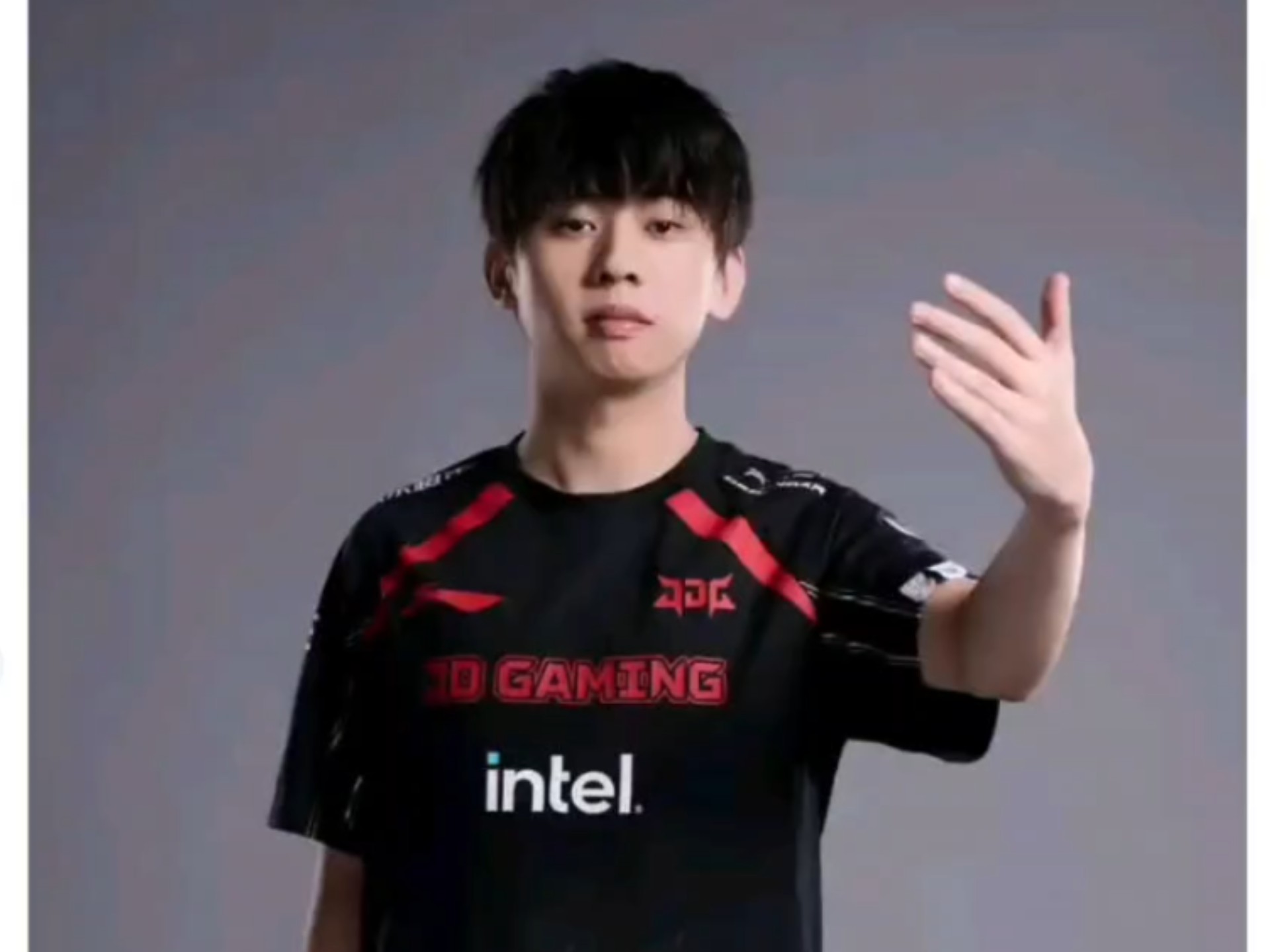 关于FPX爆冷JDG，Ruler三分雨点燃全场的信息