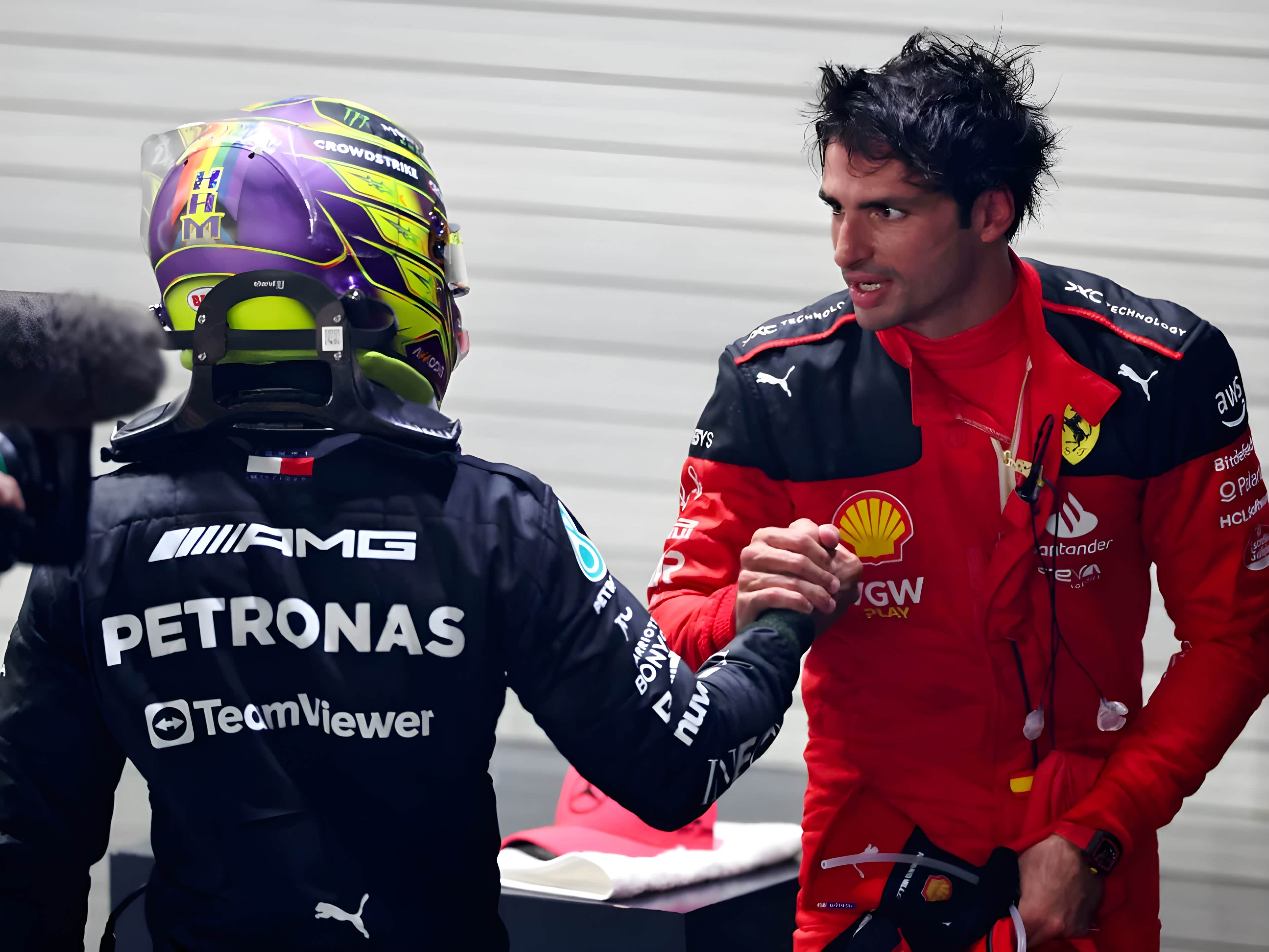 雷诺车队险胜红牛二队，汉密尔顿状态火热