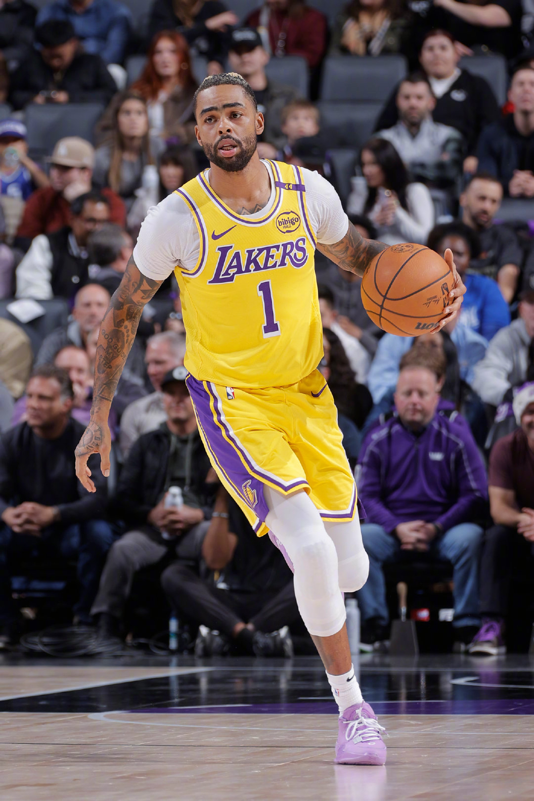 湖人B队横扫公牛，浓眉关键制胜