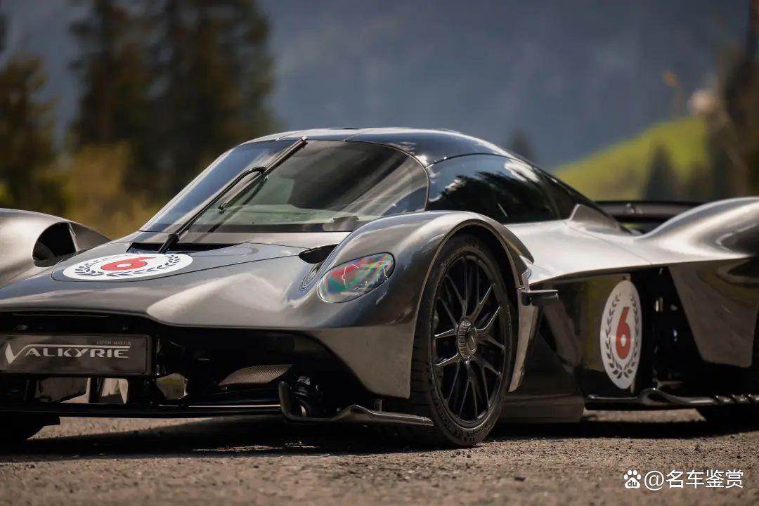 阿斯顿马丁翻盘法拉利，皮亚斯特里高光表现